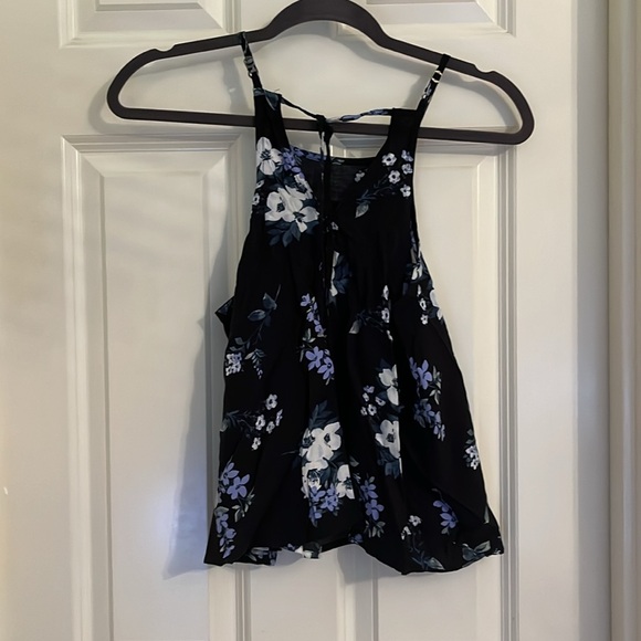 Hollister Flowy Black Floral High Neck Tank Top - Picture 5 of 5